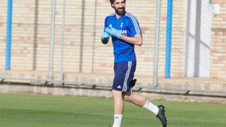 Eguaras ficha por el Salamanca: el centrocampista entrenando con el Real Zaragoza
